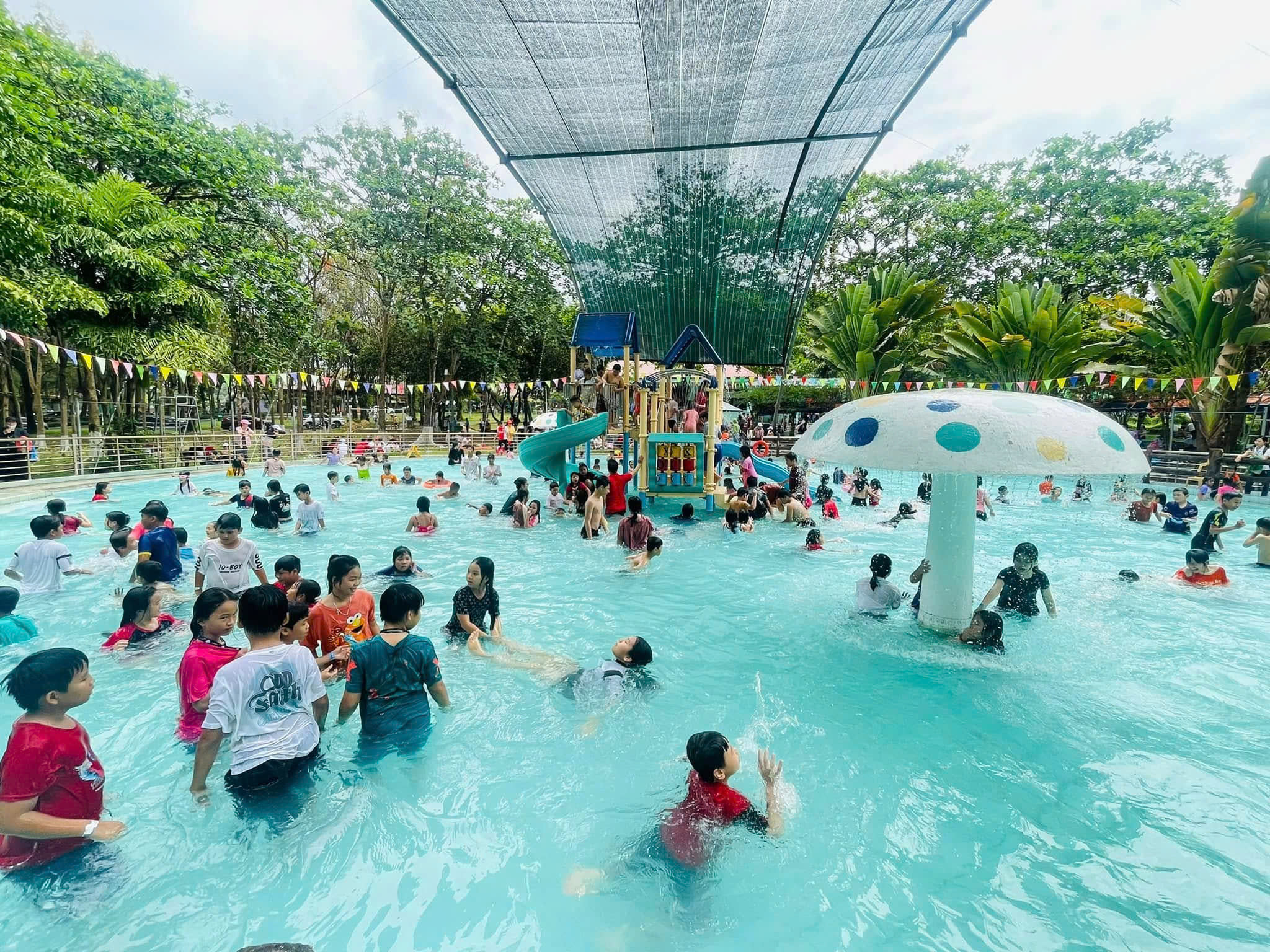 khu du lịch bửu long có hồ bơi không - Hình 2