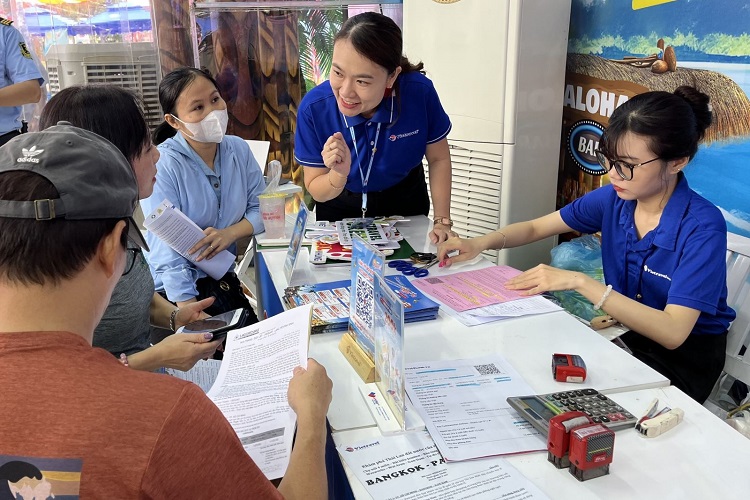 mua tour du lịch - Hình 1
