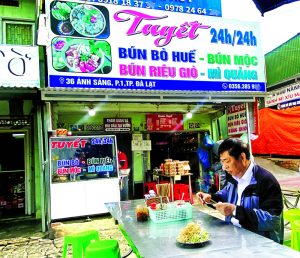 quán ăn ấp ánh sáng