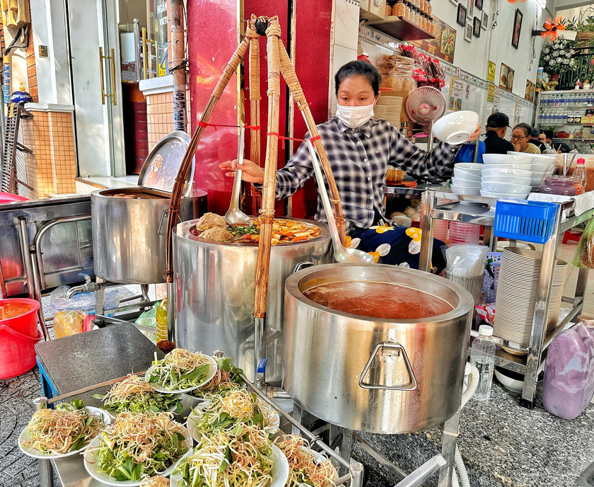 quán ăn gần chợ bến thành - Hình 2