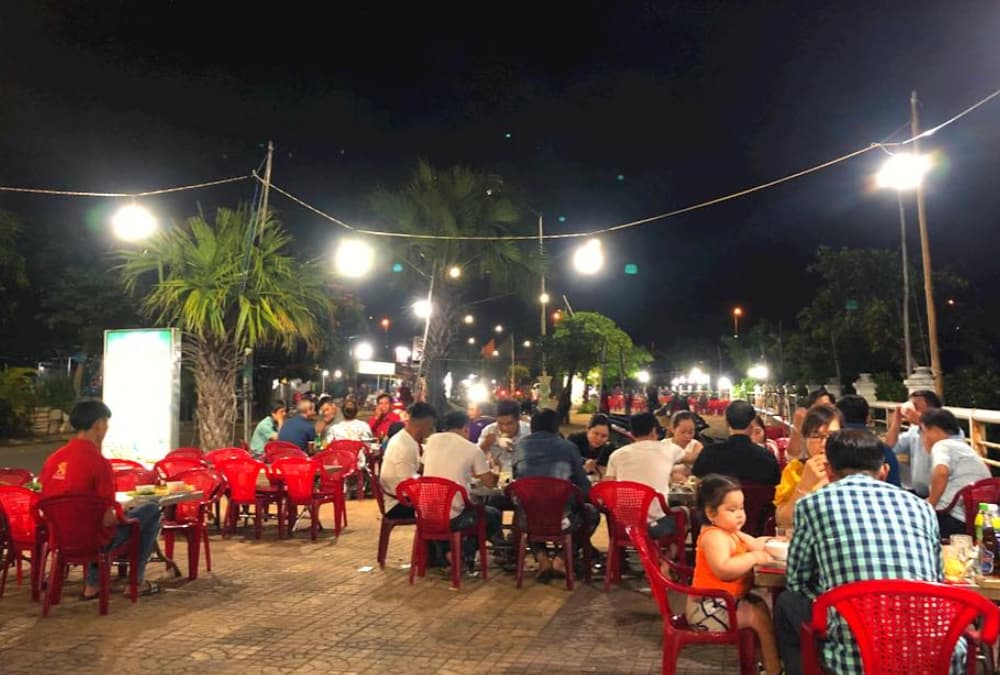 quán ăn ở bờ kè tuy hòa - Hình 1