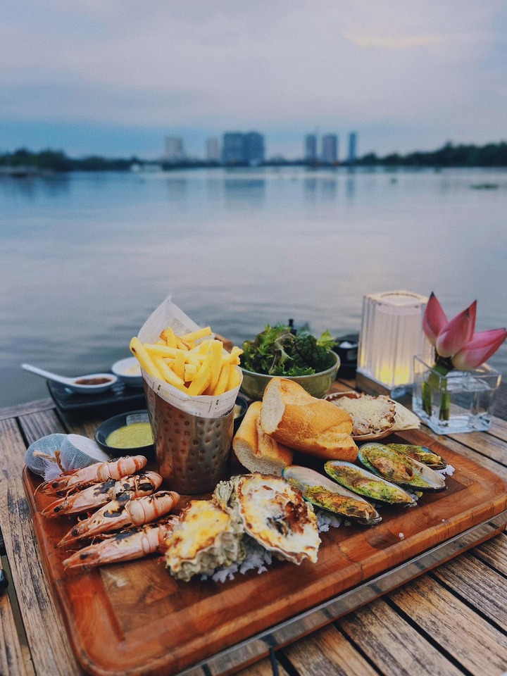 quán ăn ở bờ sông tphcm - Hình 4