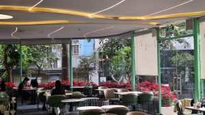 quán ăn ở công trường mê linh