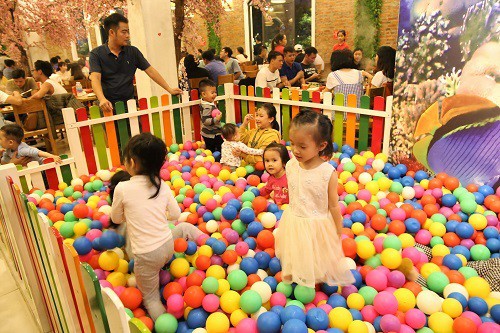 quán ăn ở hà đông có chỗ cho trẻ chơi - Hình 1