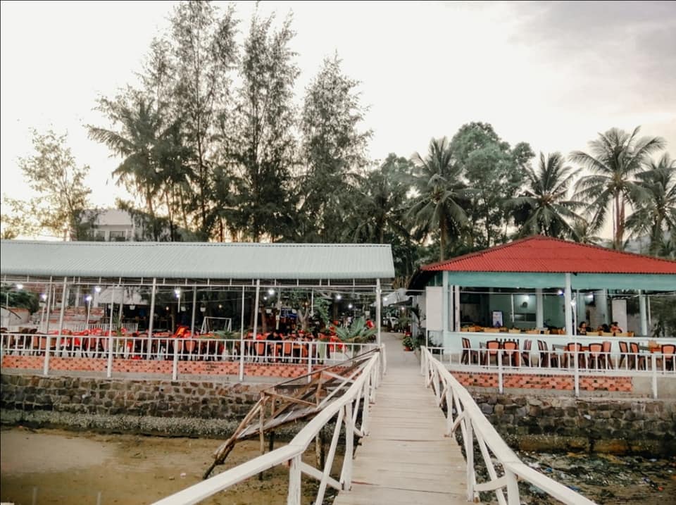 quán ăn ở làng ghẹ hàm ninh - Hình 2