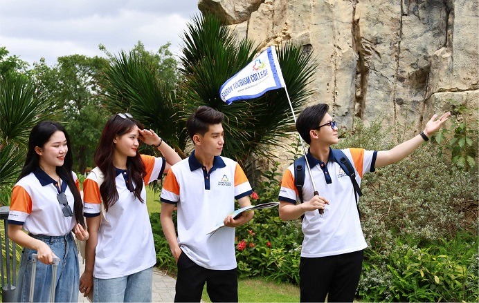 sinh viên cao đẳng du lịch sài gòn - Hình 2
