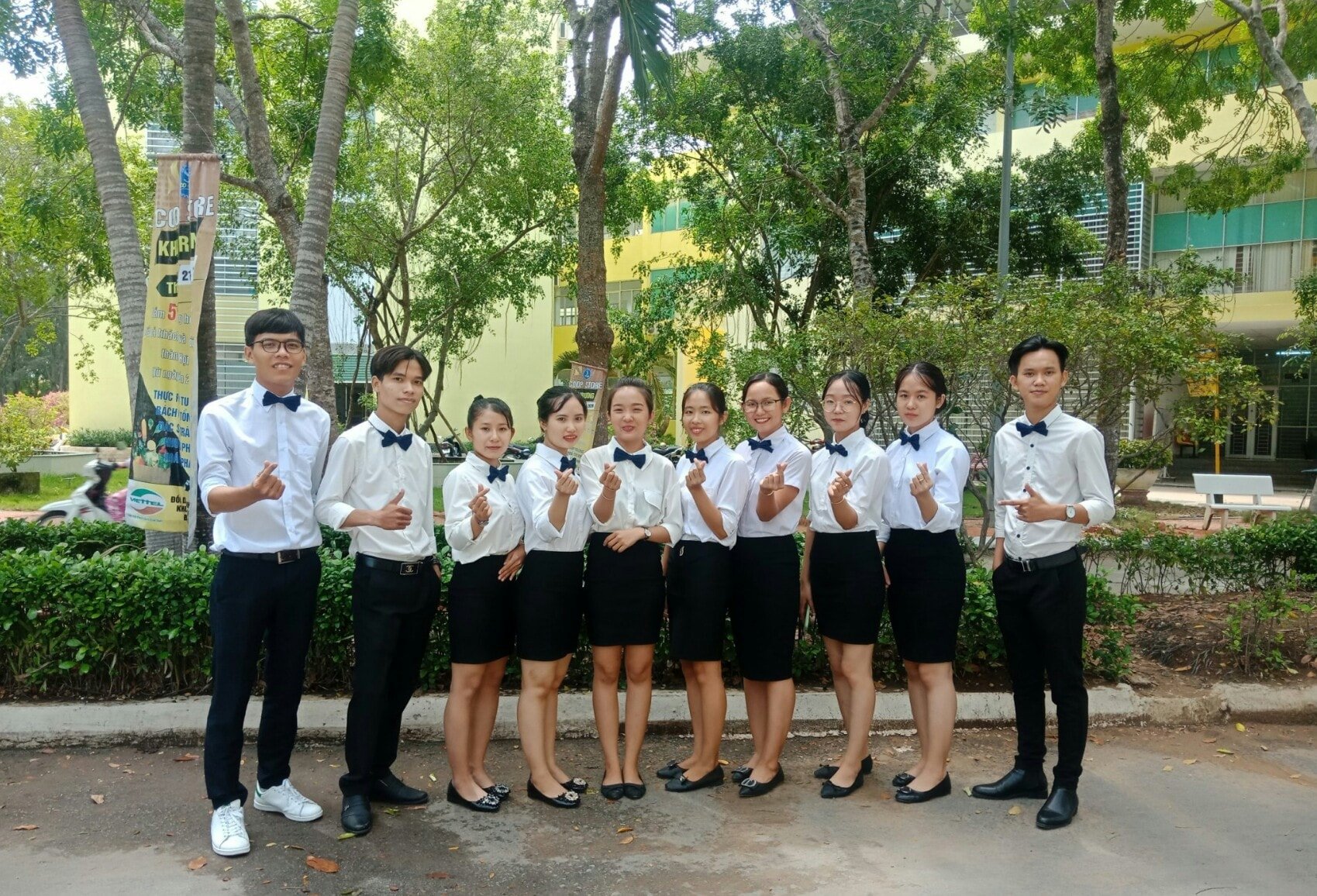 sinh viên du lịch - Hình 3
