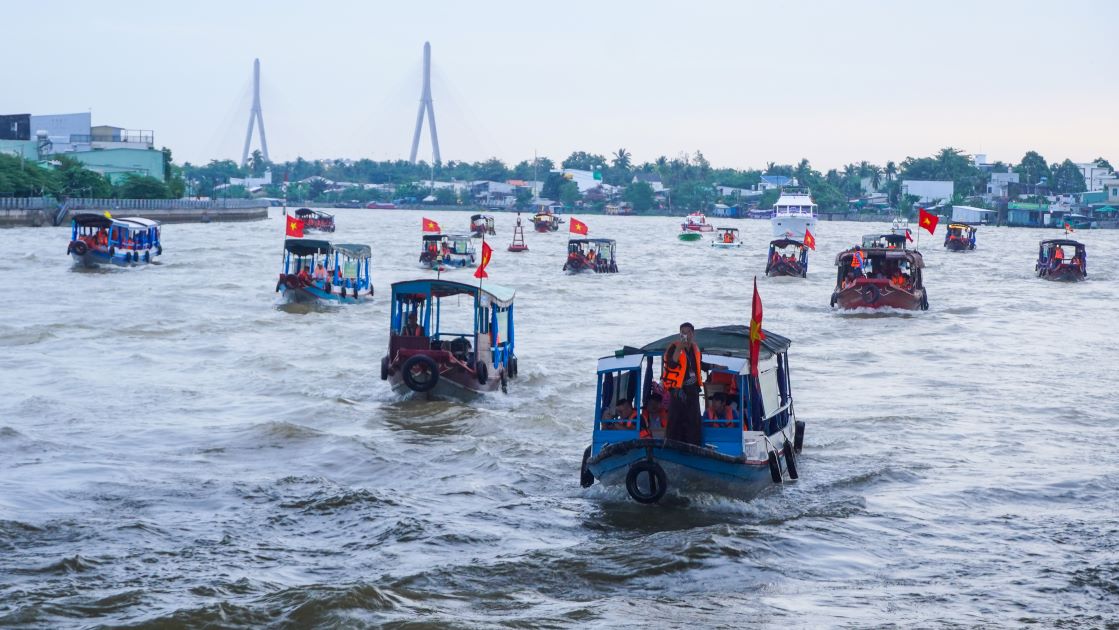 tàu du lịch cần thơ - Hình 4