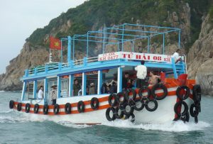 tàu du lịch nha trang