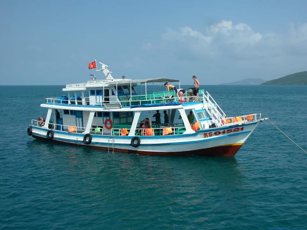 tàu du lịch phú quốc - Hình 1