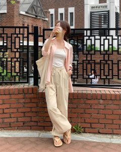 thời trang du lịch nữ tuổi 40