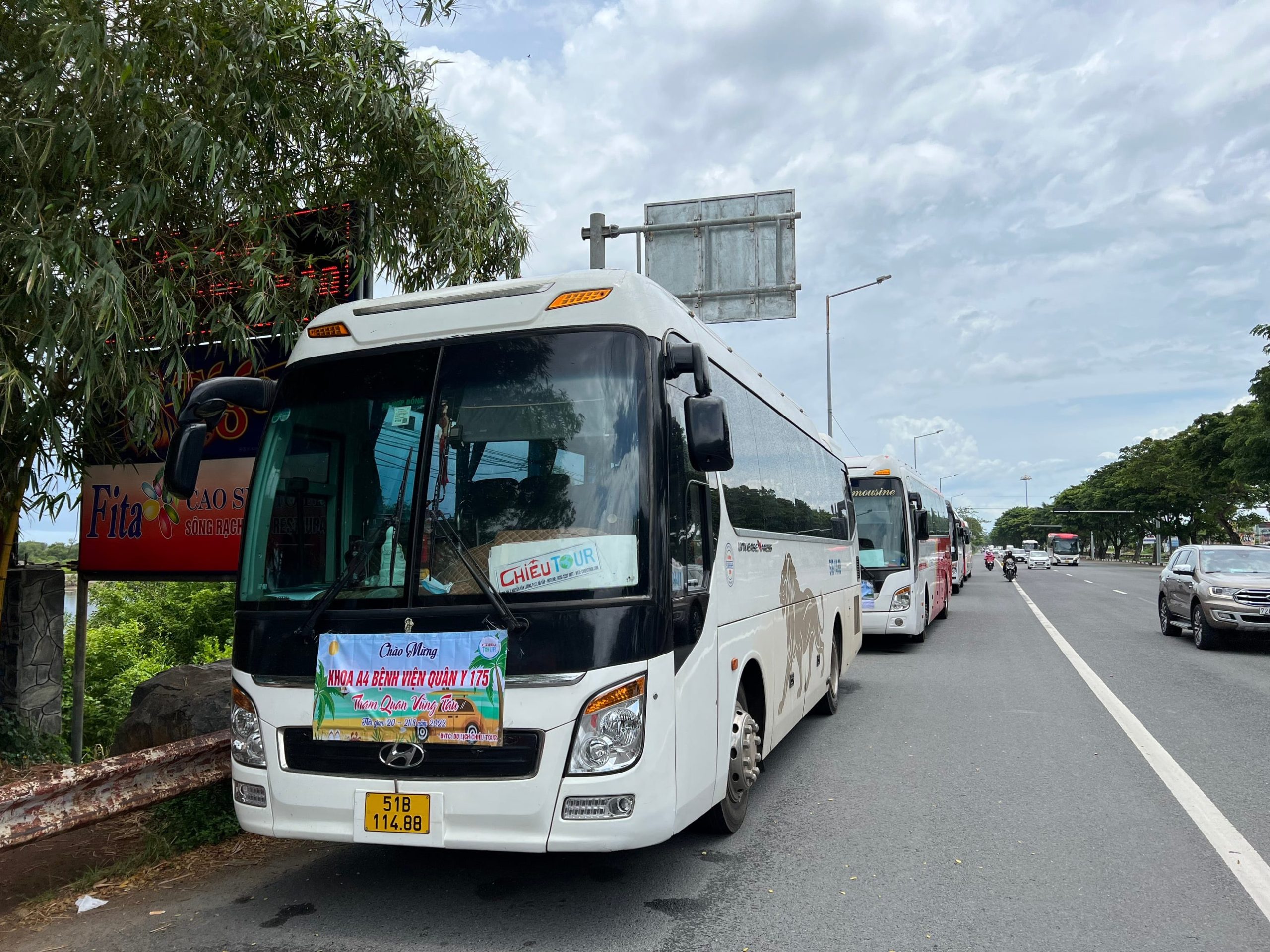 thuê xe du lịch giá rẻ tphcm - Hình 4