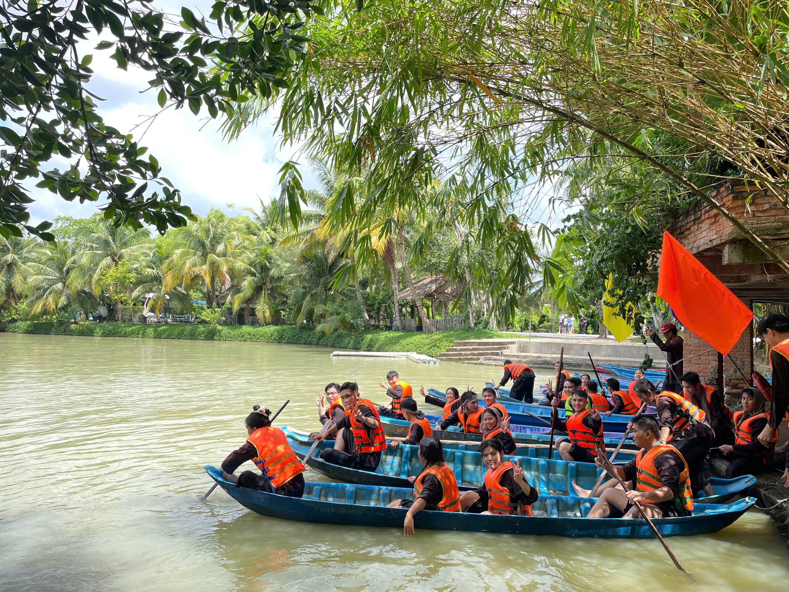 tour du lịch lan vương giá rẻ - Hình 3