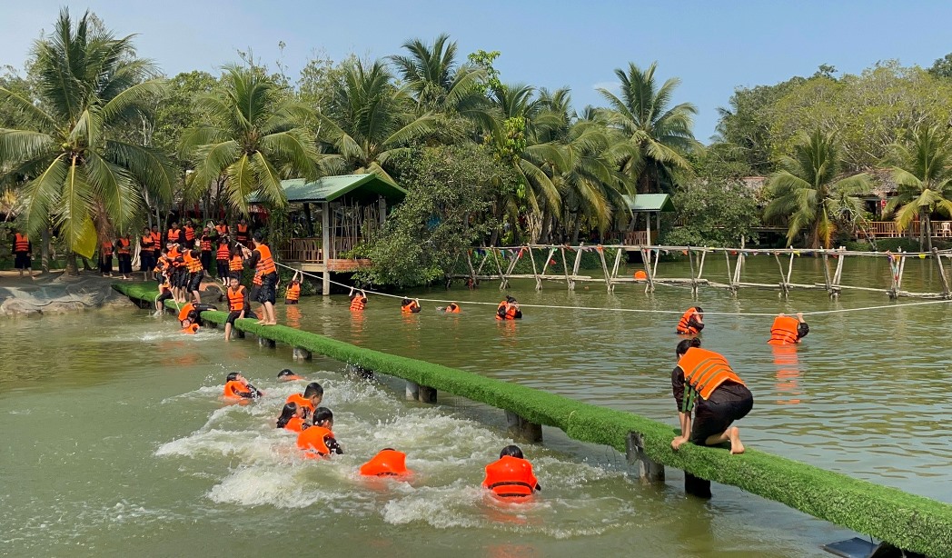 tour du lịch lan vương hàng ngày - Hình 2