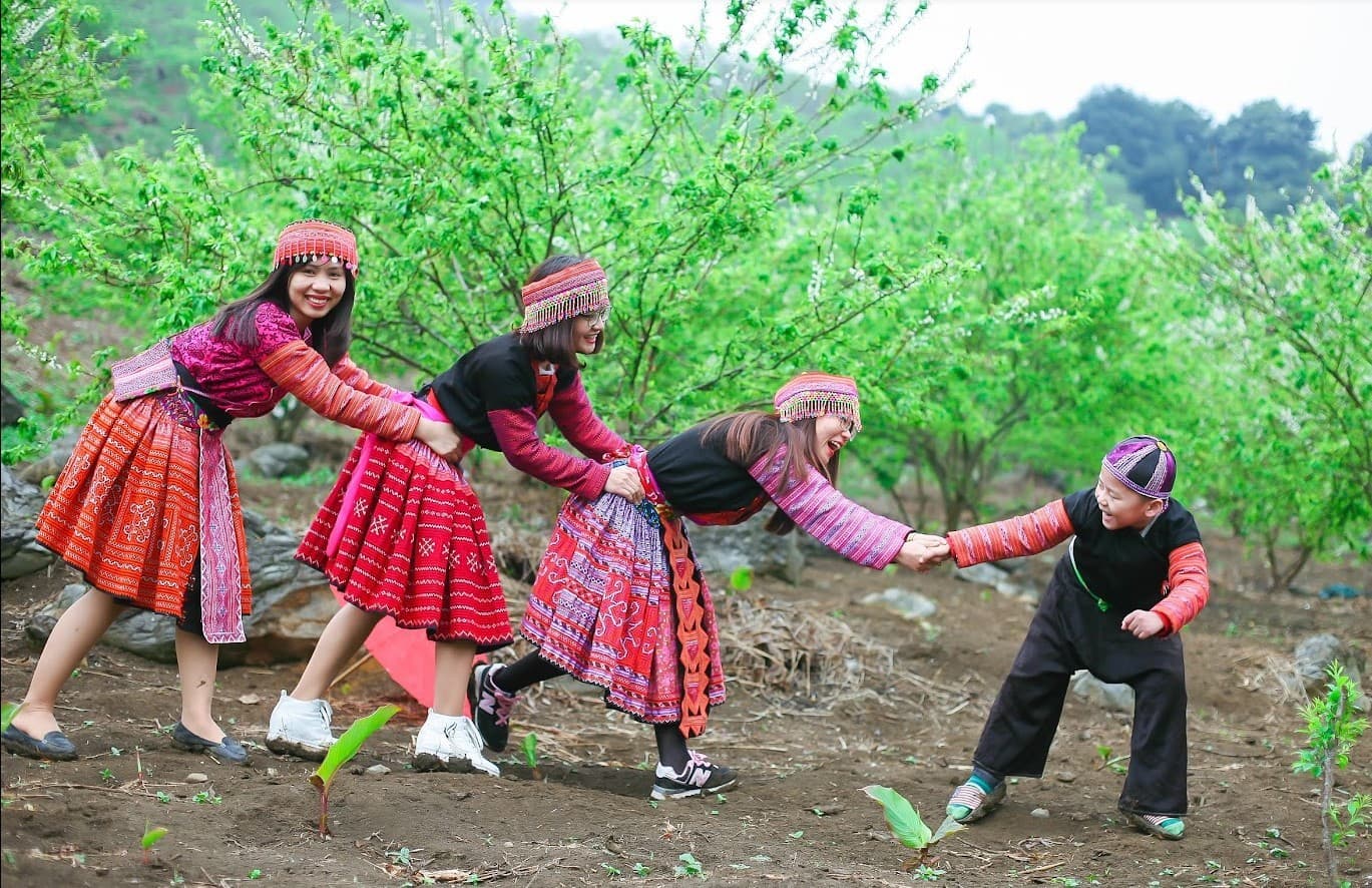 trang phục đi du lịch miền bắc - Hình 5