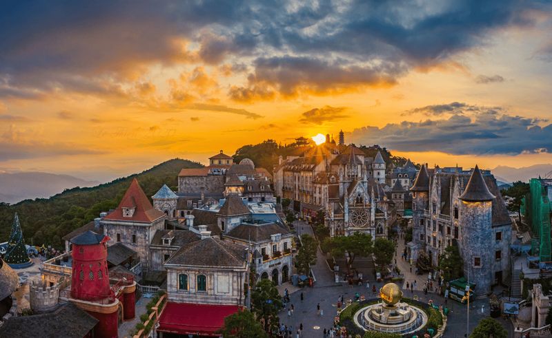 trung tâm du lịch lớn ở miền trung và cả nước là - Hình 3
