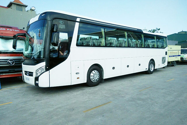 xe du lịch 50 chỗ - Hình 4
