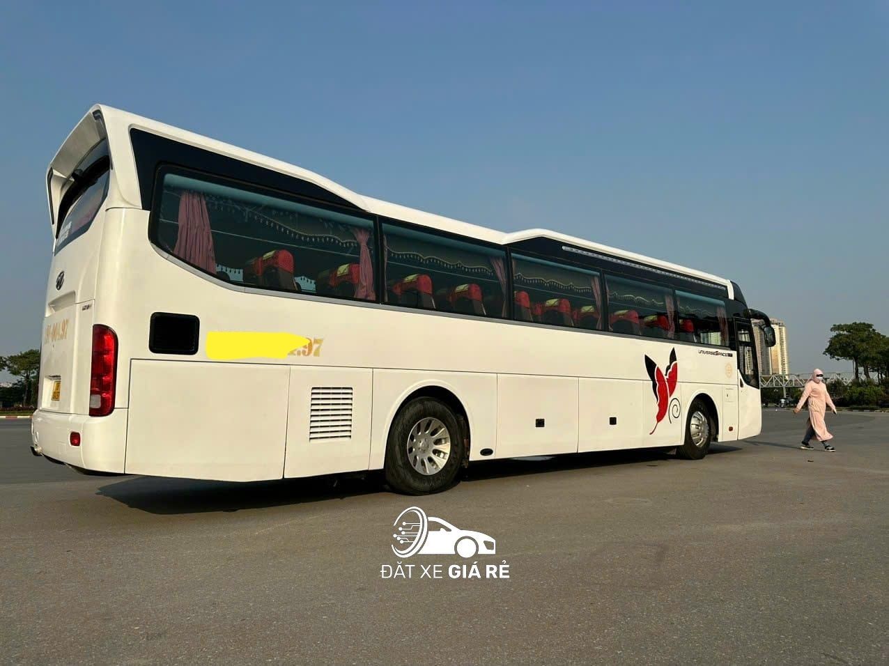 xe du lịch 50 chỗ - Hình 1