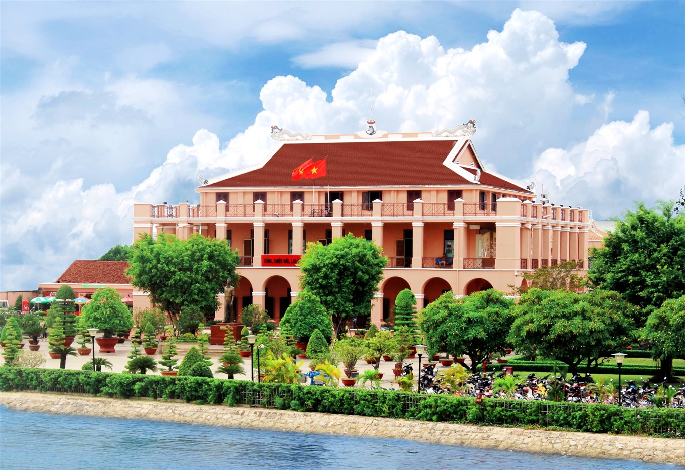Bảo tàng Hồ Chí Minh - Bến Nhà Rồng - Hình 3