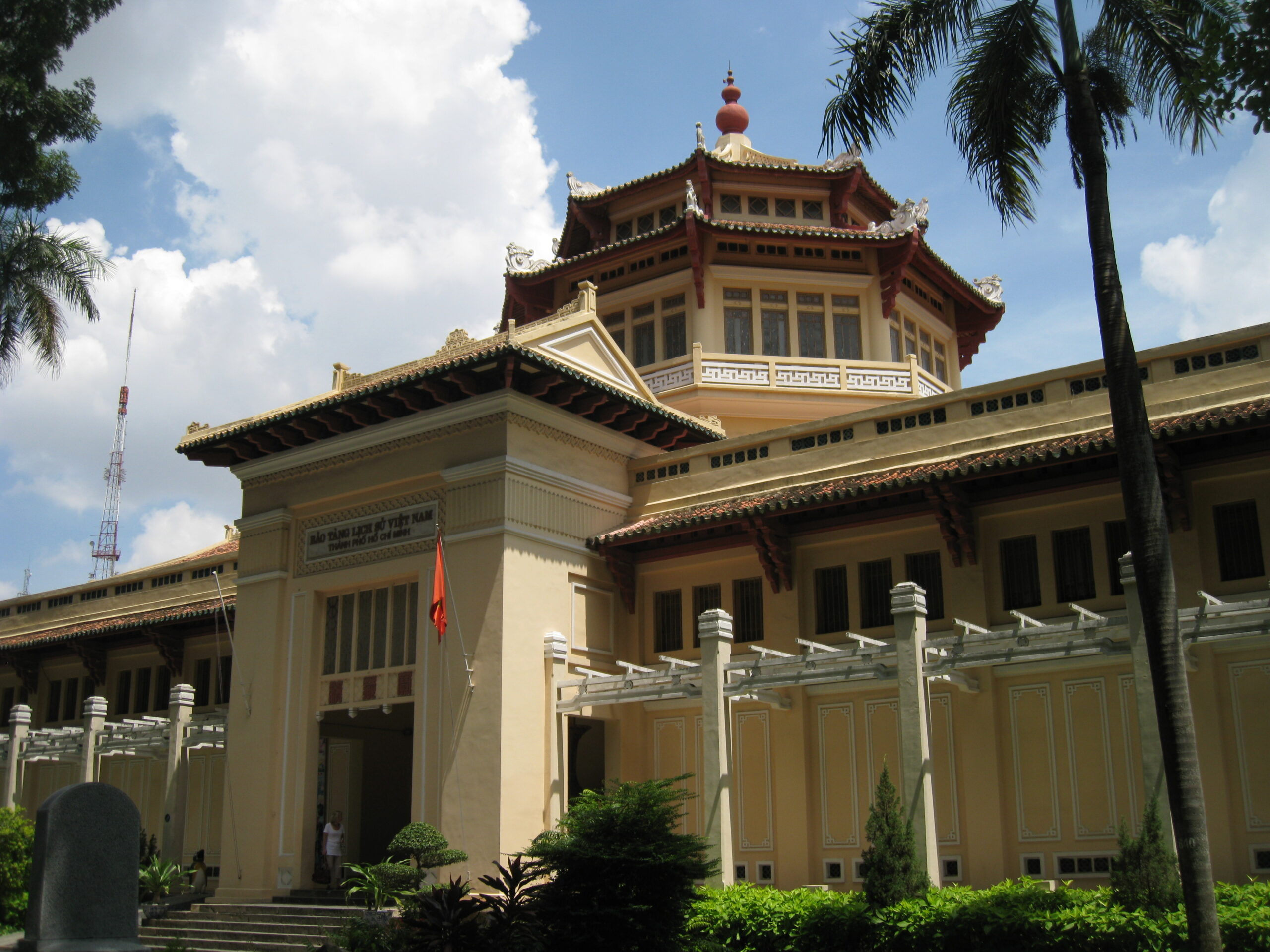 Bảo tàng Lịch sử TP.HCM - Hình 1