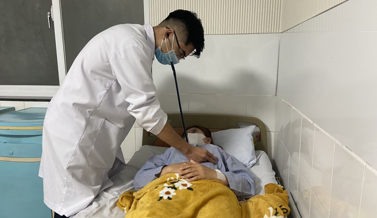 Bị ngộ độc thực phẩm khi du lịch - Hình 3