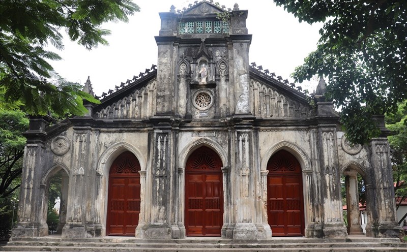 Các nhà thờ cổ ở TP.HCM - Hình 2