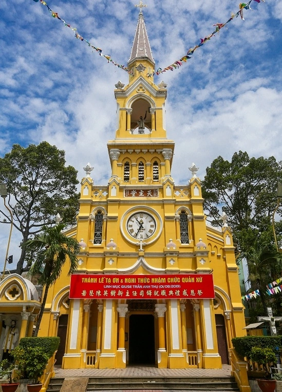 Các nhà thờ phong cách Gothic ở Sài Gòn - Hình 2