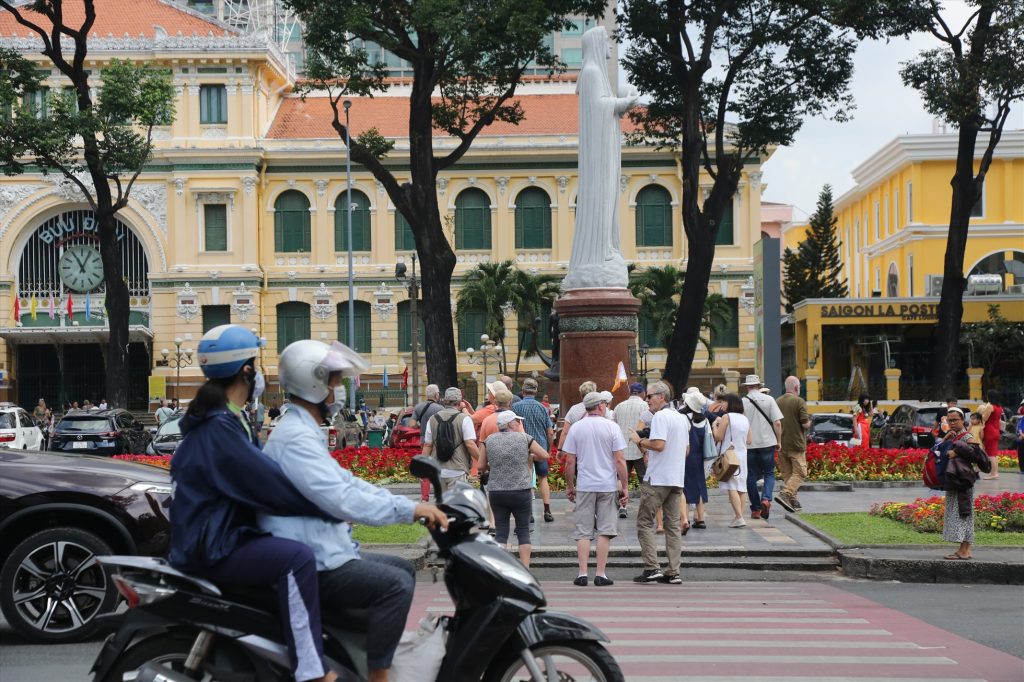 Các phố đông khách du lịch ở TP.HCM