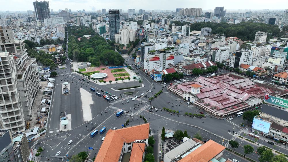 Các phố gần chợ Bến Thành - Hình 5
