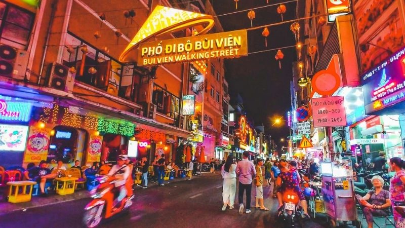 Các phố vui chơi về đêm ở Sài Gòn - Hình 3