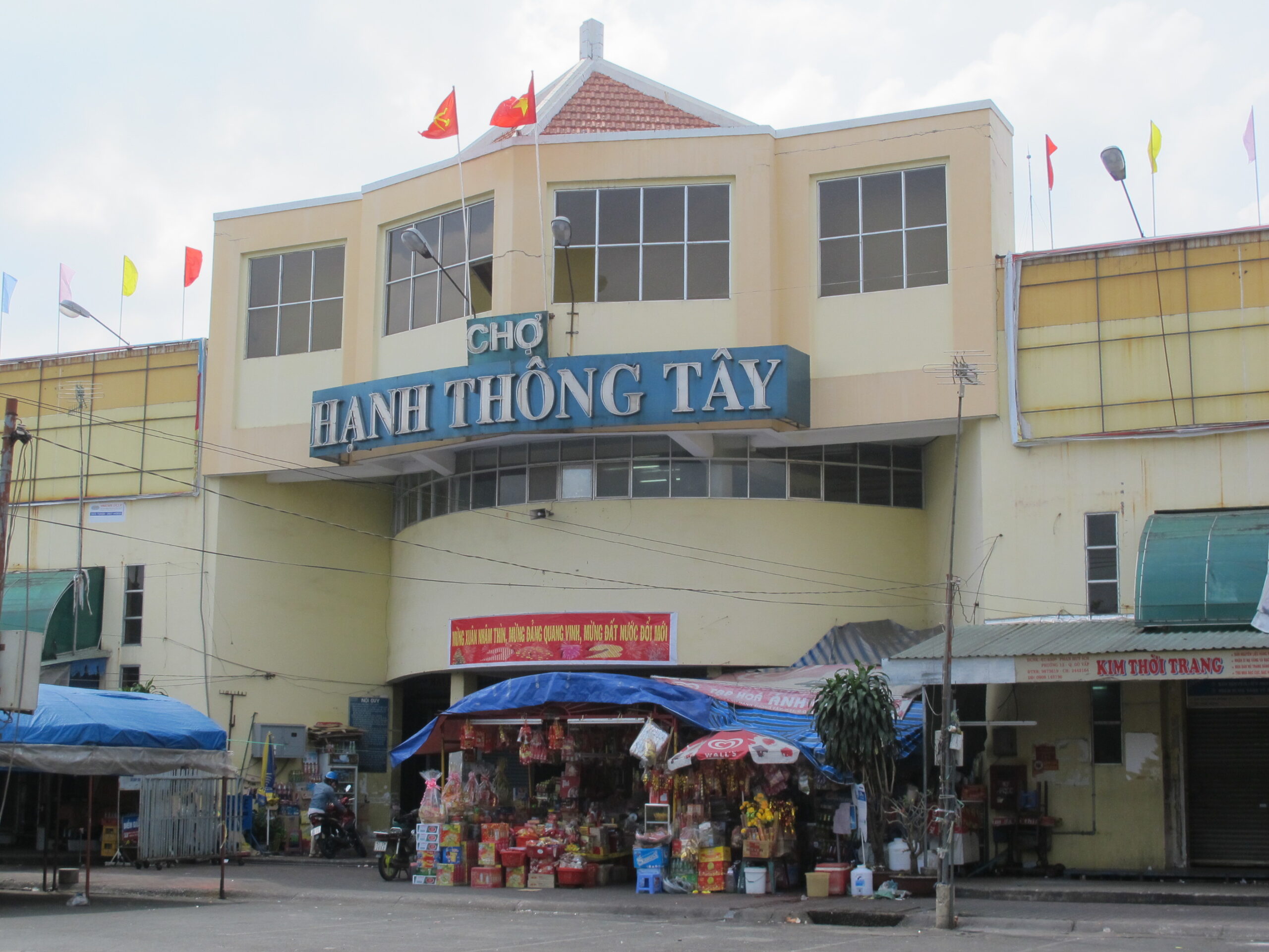 Chợ đêm Hạnh Thông Tây - Hình 2