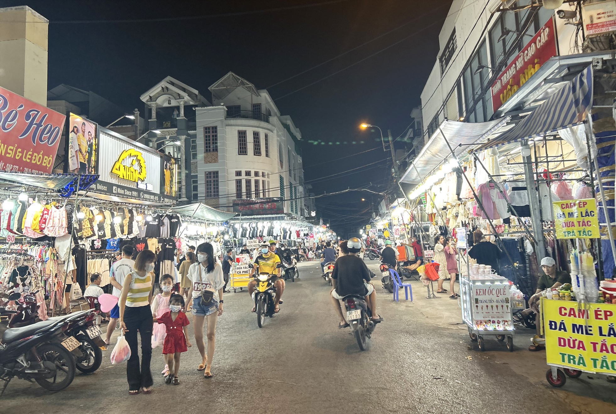Chợ đêm Hạnh Thông Tây - Hình 4