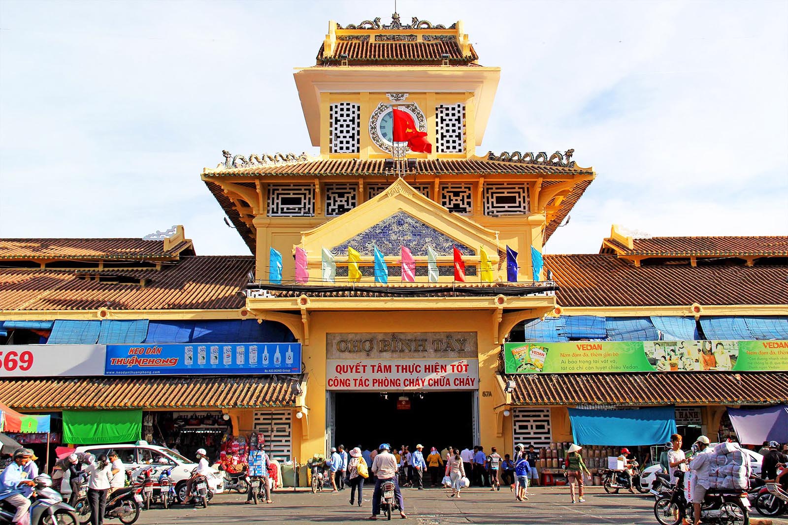Chợ nổi tiếng ở Sài Gòn - Hình 3