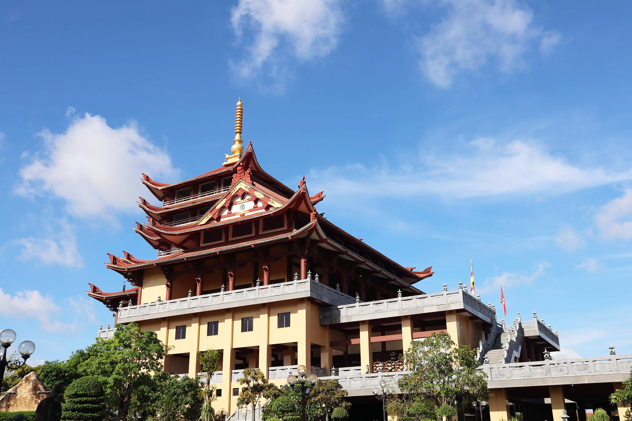 Chùa Huê Nghiêm - Hình 4