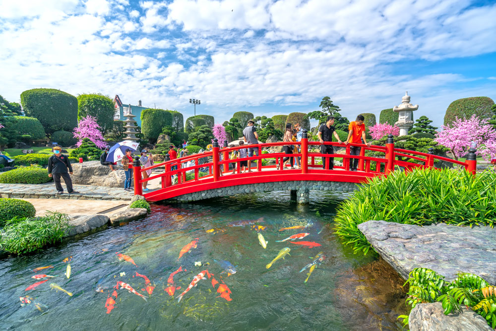 Công viên Cá Koi Rin Rin Park - Hình 4