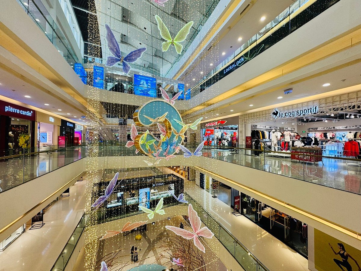 Crescent Mall - Hình 2
