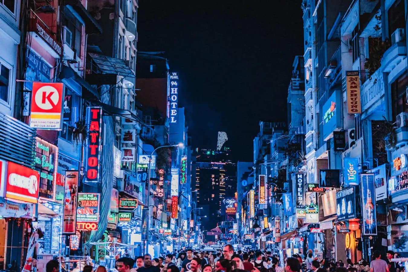 Khu phố Tây Bùi Viện - Hình 4