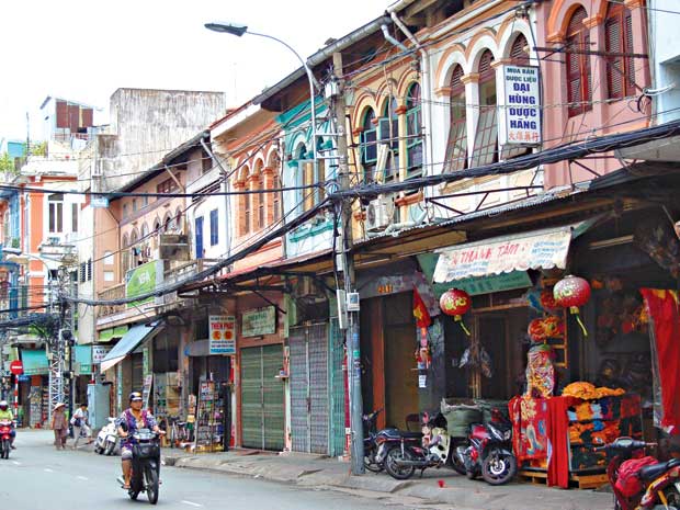 Khu phố cổ Chợ Lớn - Hình 2