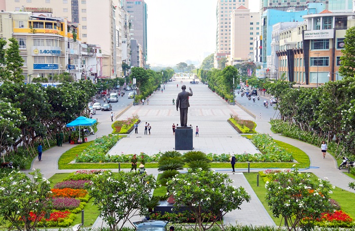 Khu vực phố đi bộ Nguyễn Huệ - Hình 2