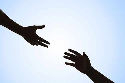 Làm gì khi gặp người lạ xin đi nhờ - Hình 1