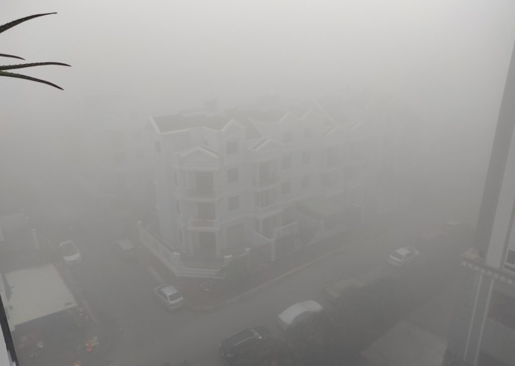 Làm gì khi gặp sương mù dày đặc