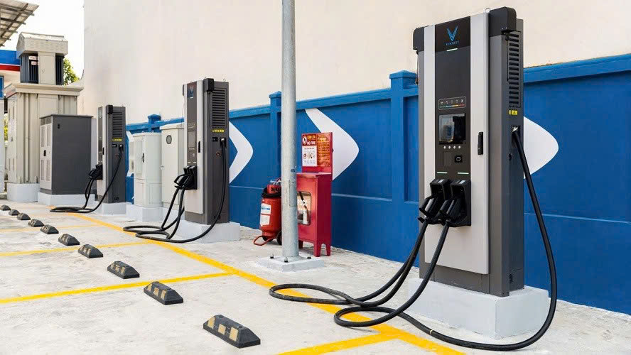 Làm gì khi không tìm được trạm sạc xe điện - Hình 2