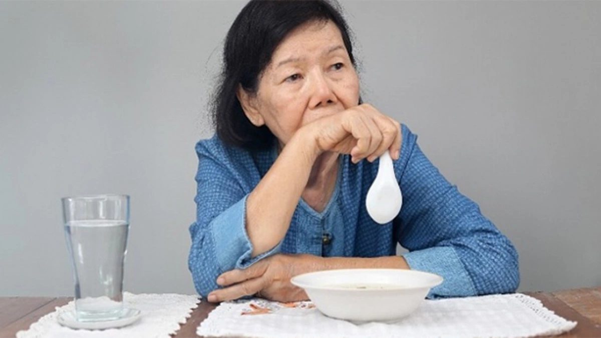 Làm gì khi người lớn tuổi bị mệt - Hình 2