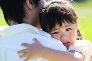 Làm gì khi trẻ bị hoảng sợ khi đi du lịch