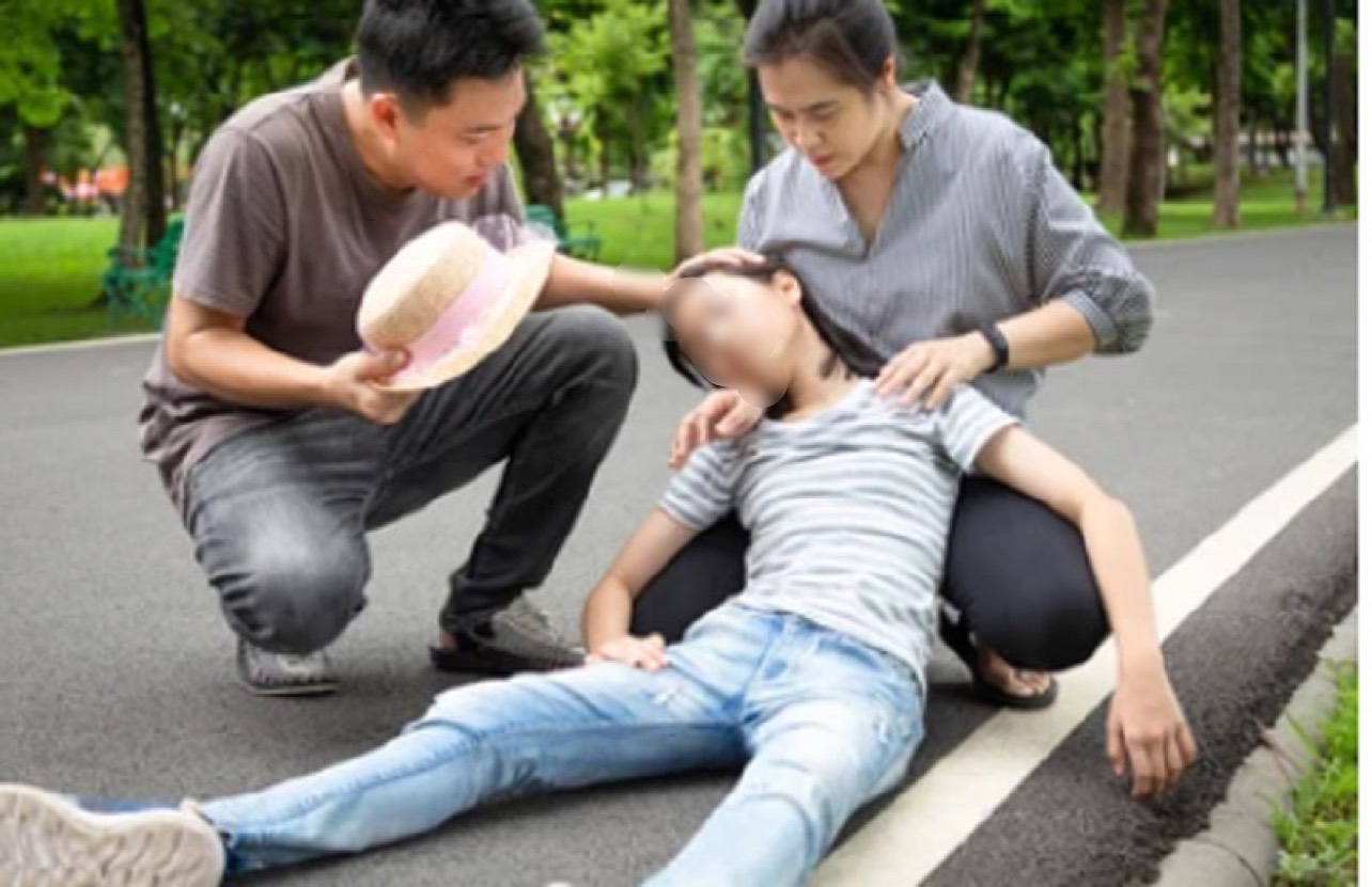 Làm gì khi trẻ bị sốc nhiệt - Hình 3