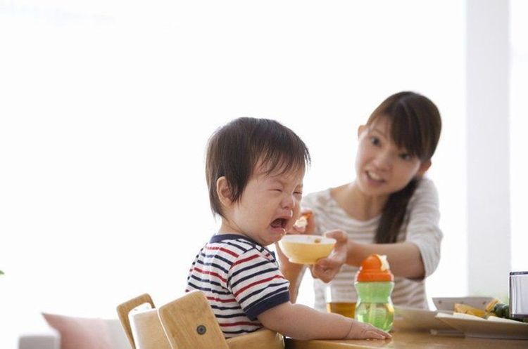 Làm gì khi trẻ không chịu ăn khi đi du lịch - Hình 3