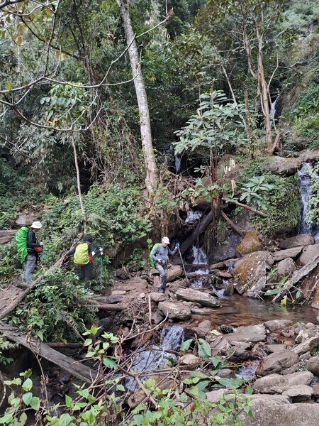 Mất dấu đường khi trekking - Hình 4