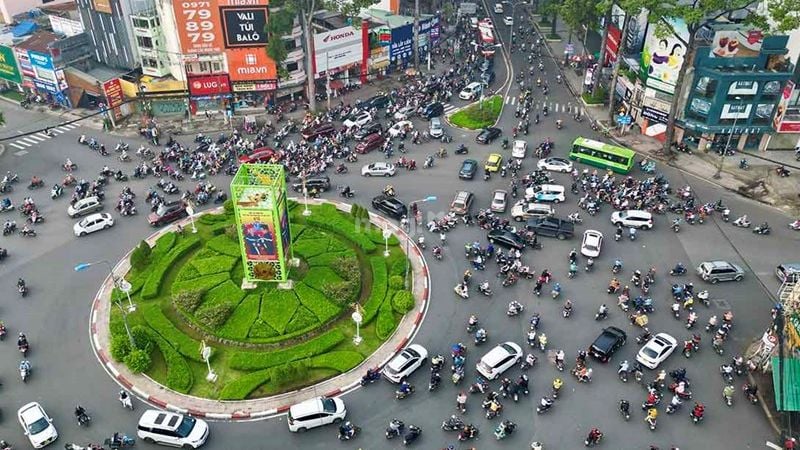 Ngã sáu Cộng Hòa - Image 4