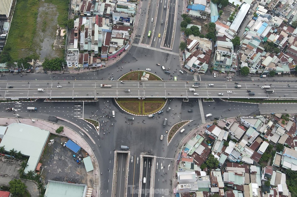 Ngã tư An Sương - Image 2