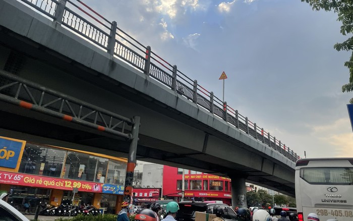 Ngã tư Cộng Hòa Hoàng Hoa Thám - Image 2